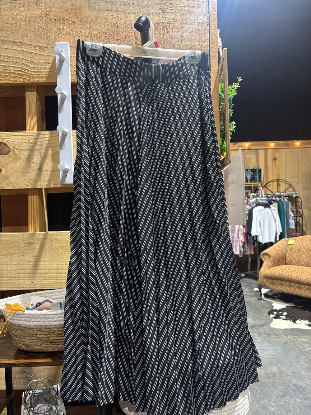 Boutique pleated skirt